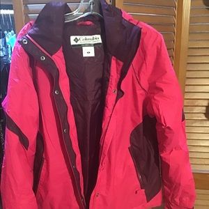 Columbia ski jacket with zippered pockets and removable hood
